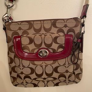 Coach// Swingback Crossbody Bag with Turnlock